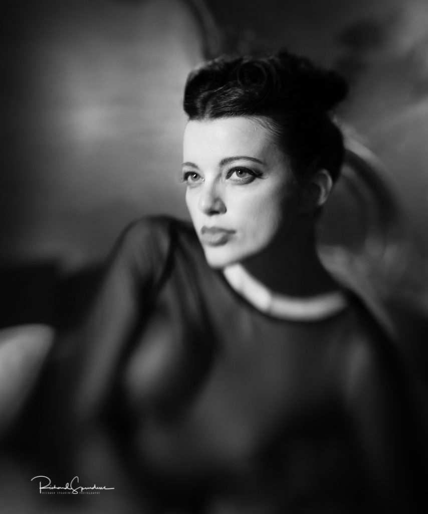 portrait photographer - portrait photography - monochrome portrait of model helen diaz shot with a lens baby