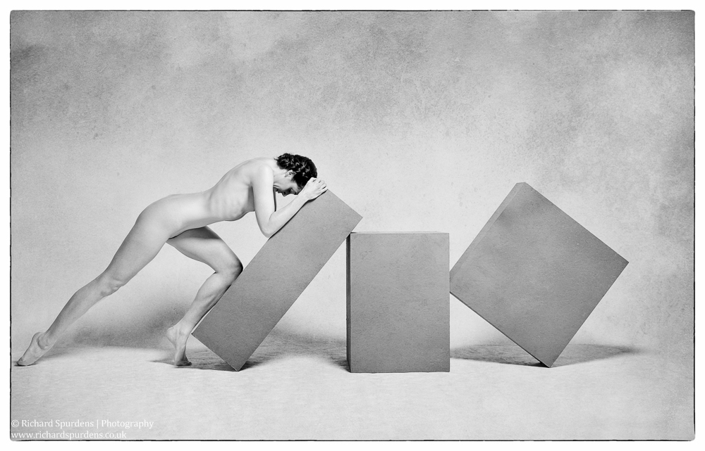artistic nude photography - artistic nude photographer - pushing the blocks