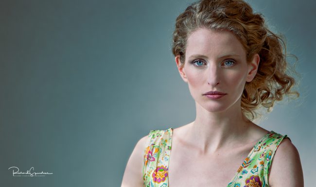 Portrait photographer - Portrait photography - colour portrait image of the model fredau featuring her blue eyes