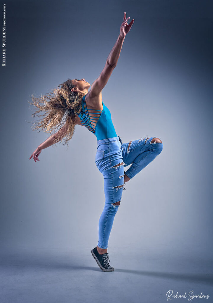 dance photographer - dance photography - dancer side view of her movement